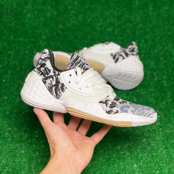 Adidas James Harden Mens Basketball Shoes EF1260 NEW Size